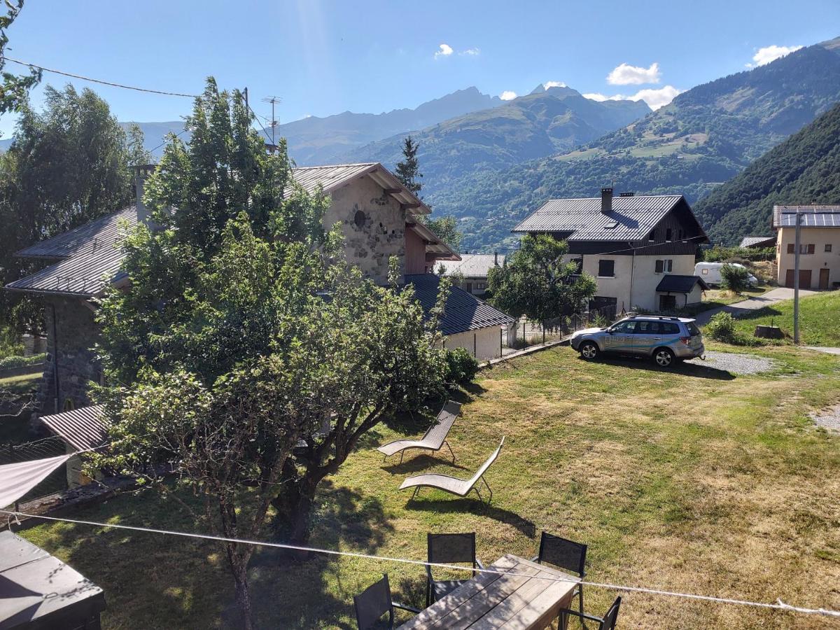 Tres Bel Appartement Dans Une Maison Avec Spa Séez Esterno foto